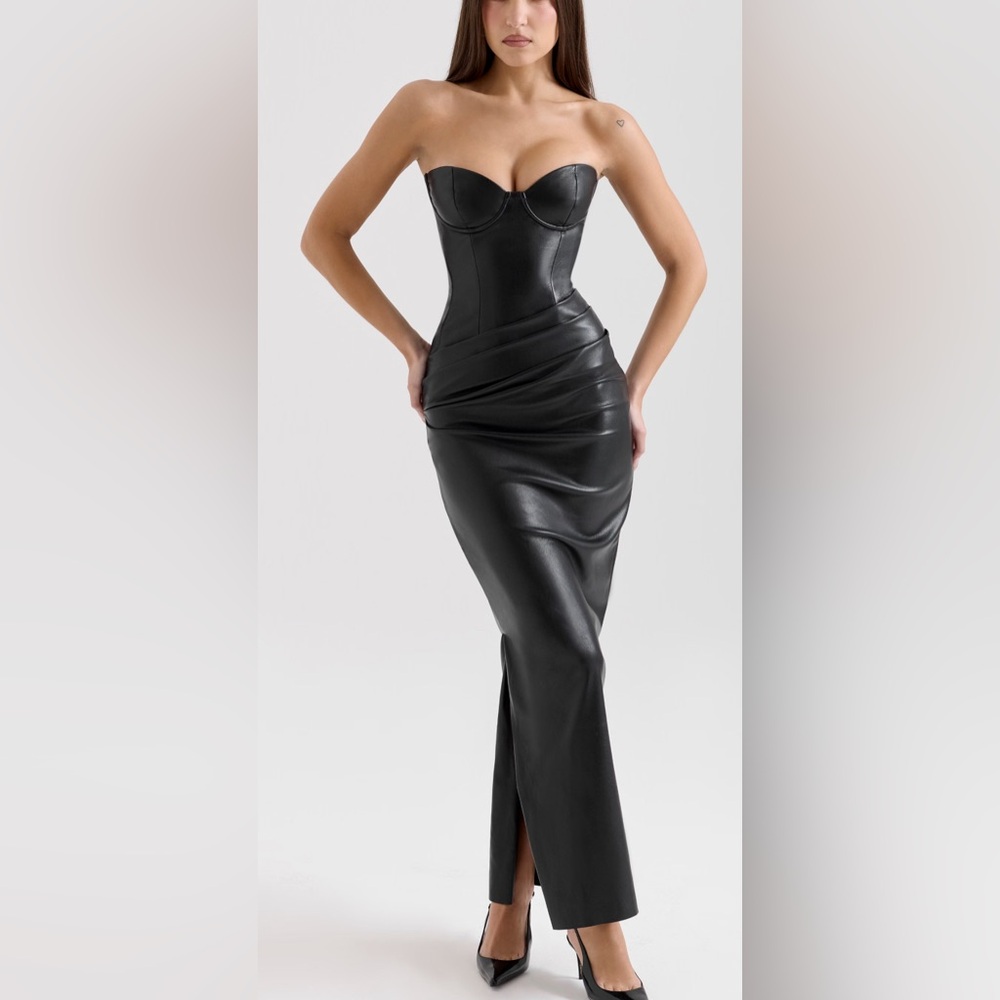 HOUSE OF CB JULIANA
Black Strapless Vegan Leather Midi Dress (XS)